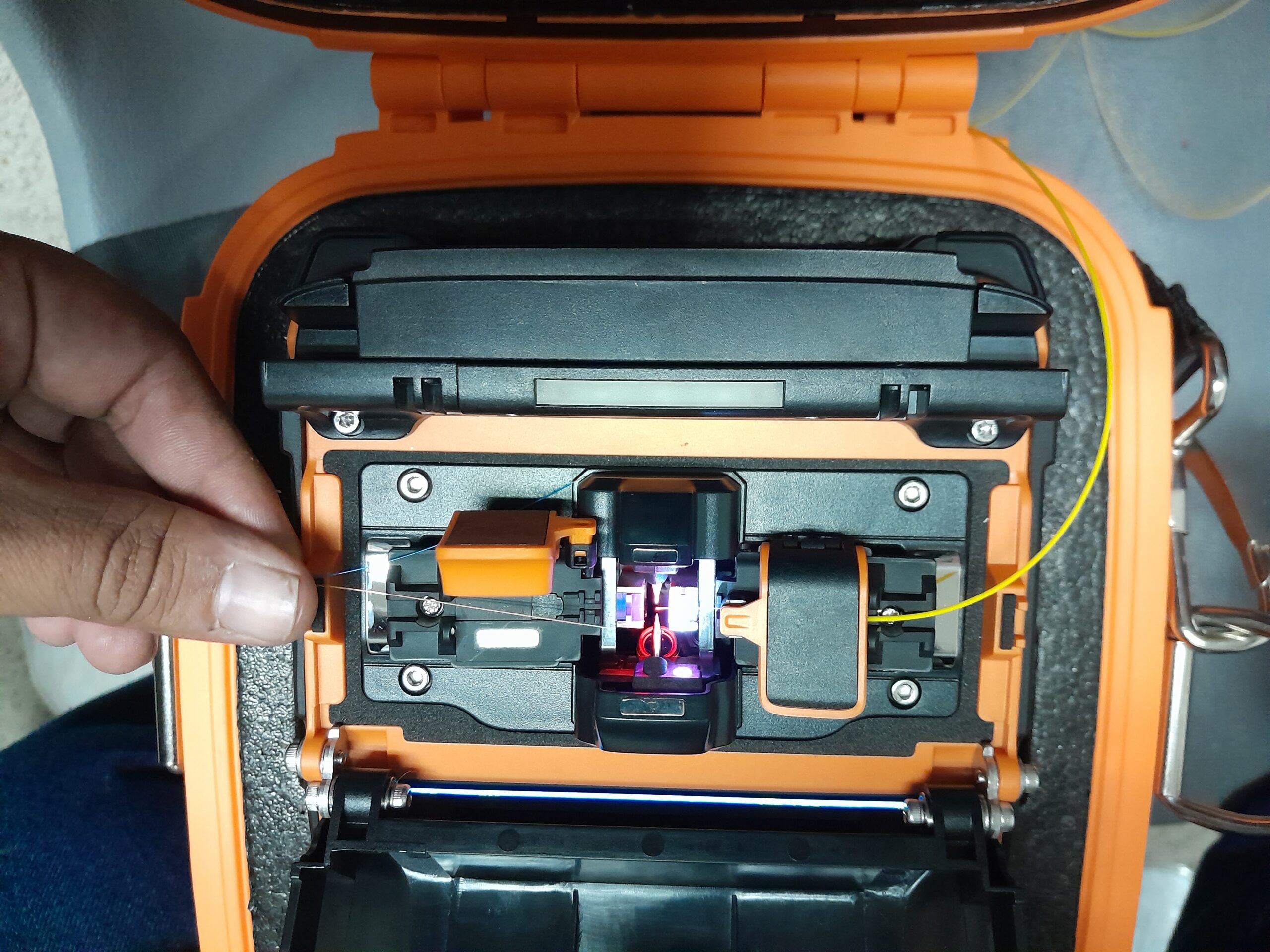 Servicio de fusión de Fibra Óptica